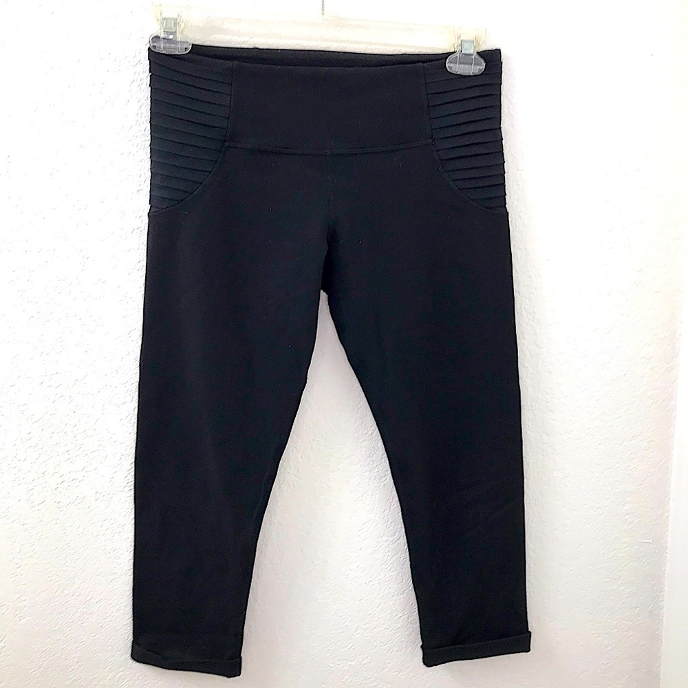 Lululemon Black Cropped Ribbed Waist Leggings